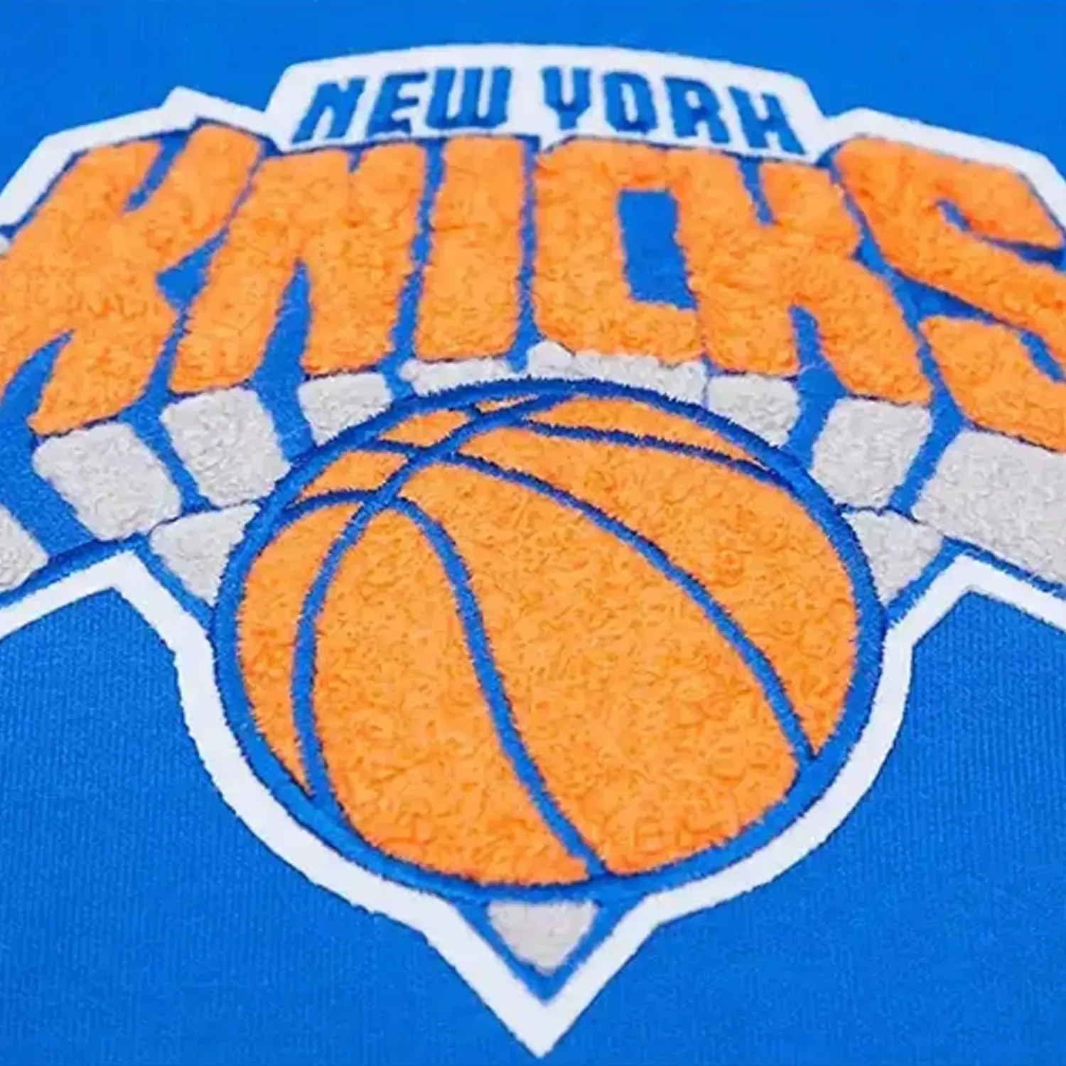 Men's New York Knicks Logo Pull Over Hoodie